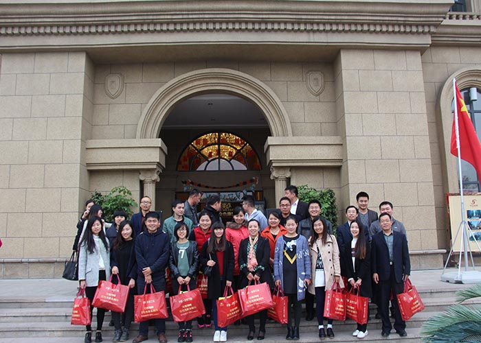 沃爾華集團2015上半年度電商總結表彰大會圓滿舉行 沃爾華集團2015上半年度電商總結表彰大會圓滿舉行