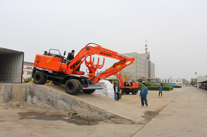 熱烈祝賀沃爾華集團4臺輪式挖掘機順利出口泰國